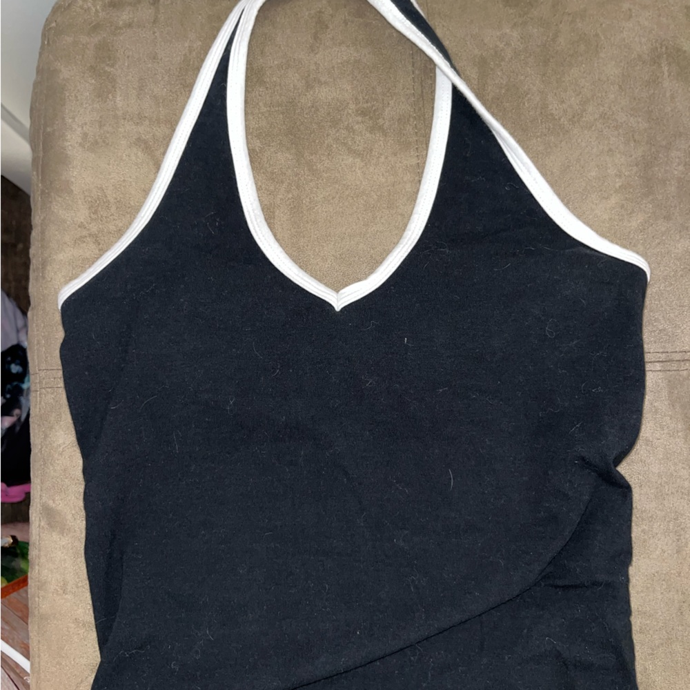 Hollister halter top with built in bra (black and white-size small)